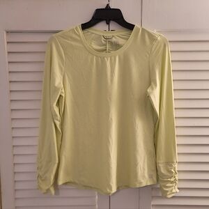WOMEN'S TITLE NINE TOP.